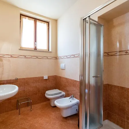 Gemma Oda ve Kahvaltı Garda (Verona)